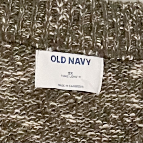 Old Navy Oversized Voop-Neck Tunic Sweater- NWOT- Olive - Picture 3 of 5